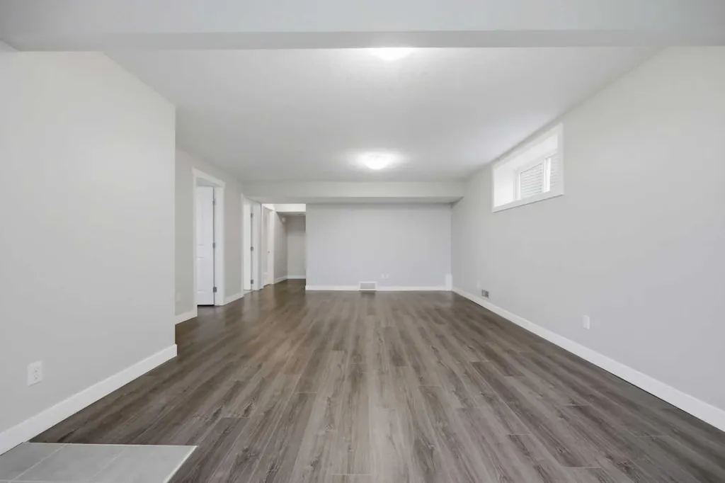 64 Panton Heights NW Calgary AB T3K 0W3
