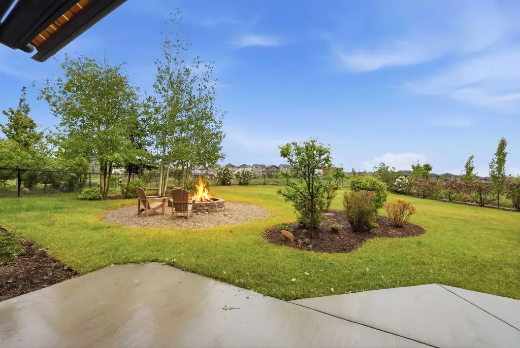 64 Panton Heights NW Calgary AB T3K 0W3
