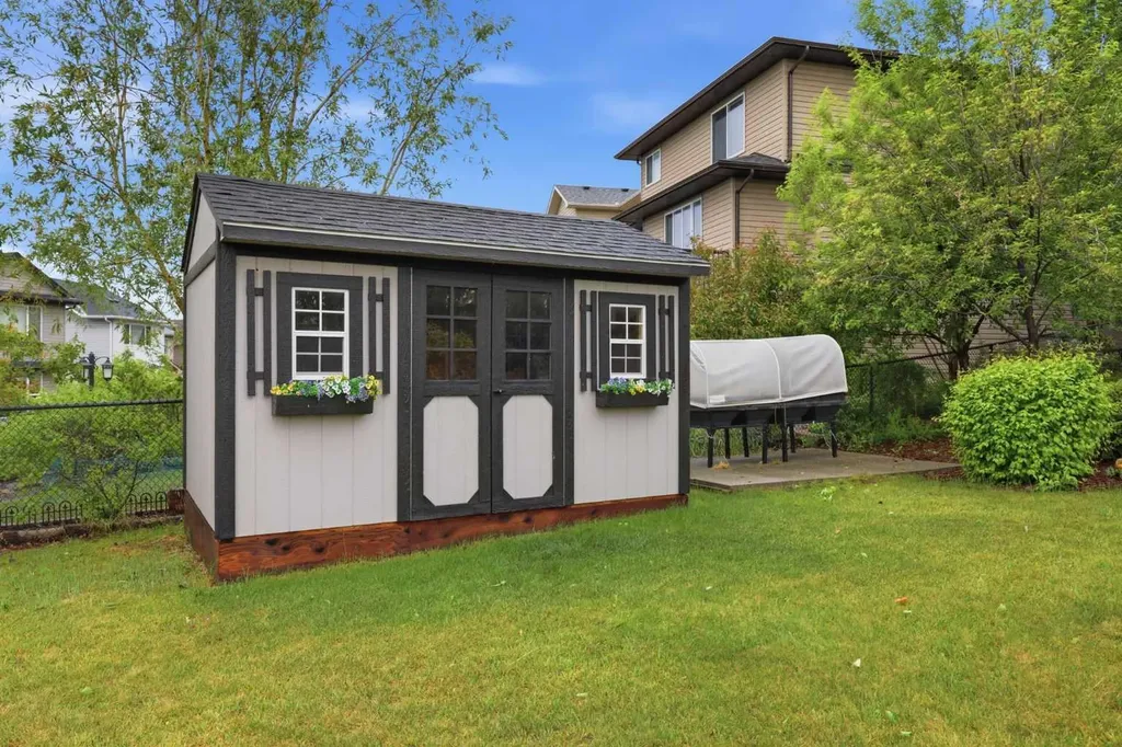 64 Panton Heights NW Calgary AB T3K 0W3