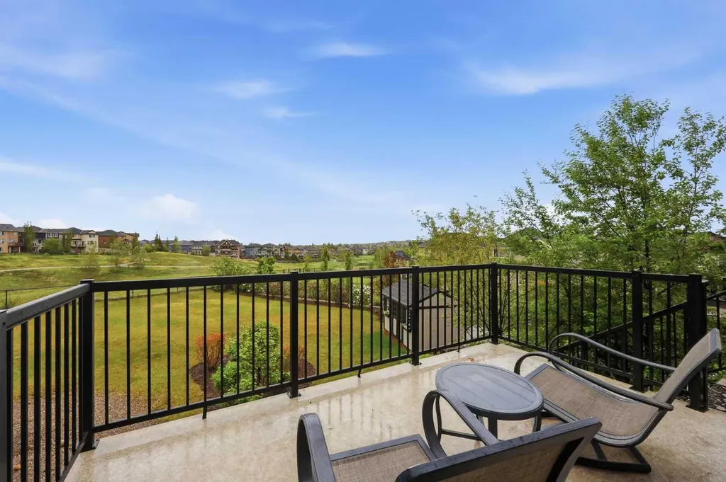 64 Panton Heights NW Calgary AB T3K 0W3