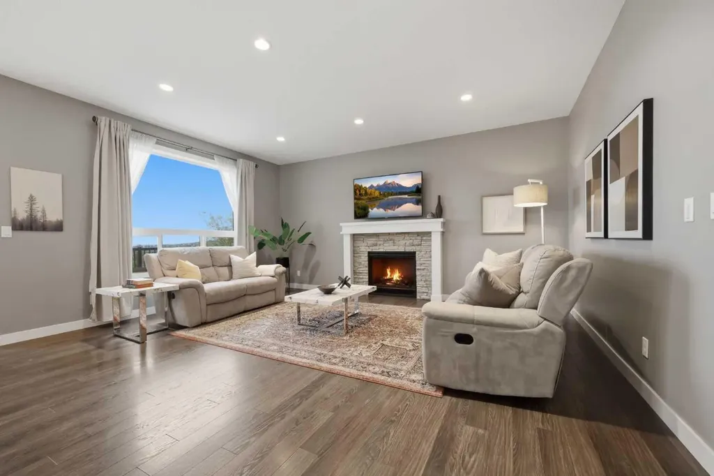 64 Panton Heights NW Calgary AB T3K 0W3