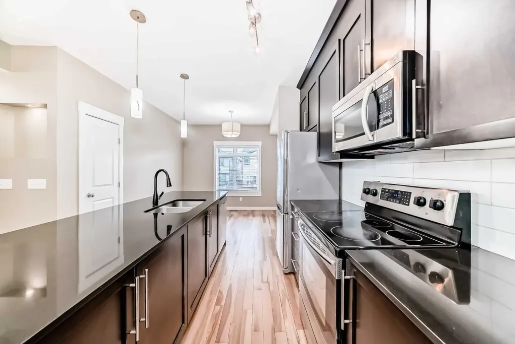 606 Skyview Point Place NE Calgary AB T3N0L7