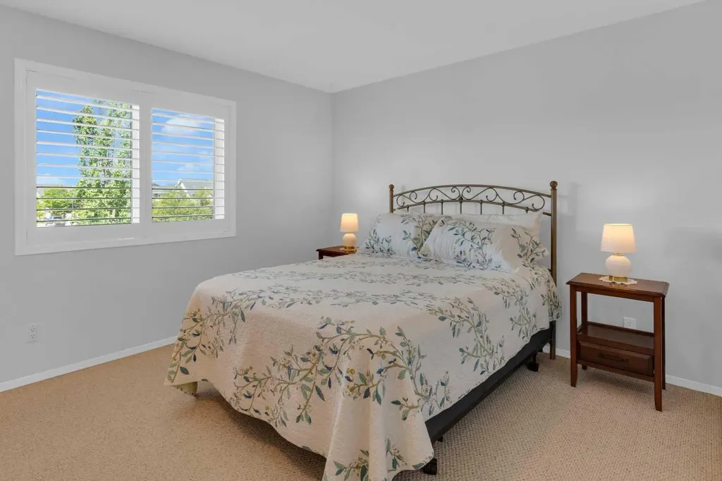 381 Silver Springs Way NW Airdrie AB T4B 2X8