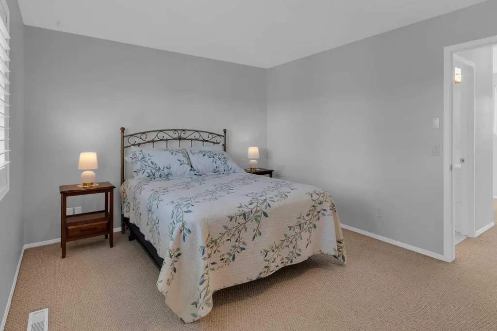 381 Silver Springs Way NW Airdrie AB T4B 2X8