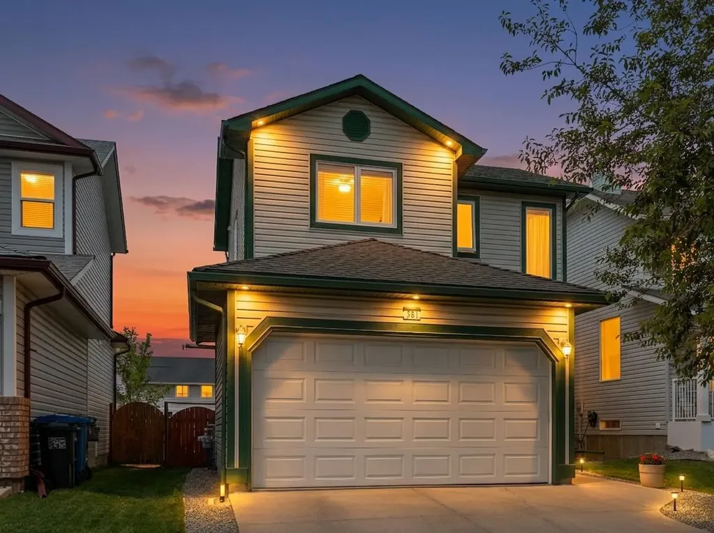 381 Silver Springs Way NW Airdrie AB T4B 2X8
