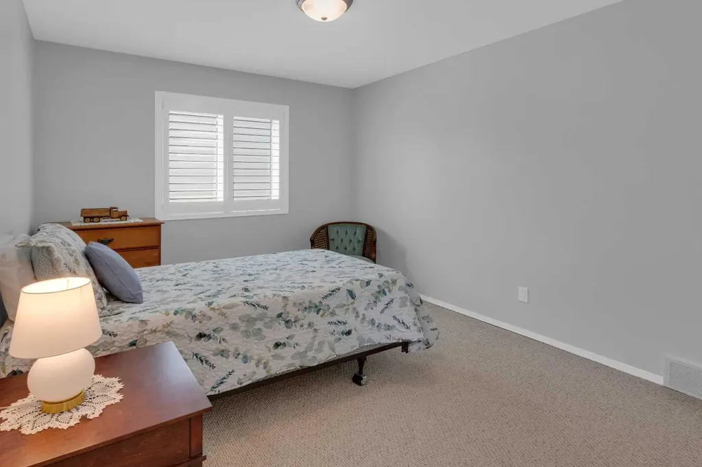 381 Silver Springs Way NW Airdrie AB T4B 2X8