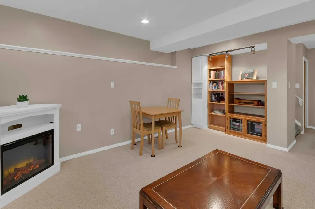 381 Silver Springs Way NW Airdrie AB T4B 2X8