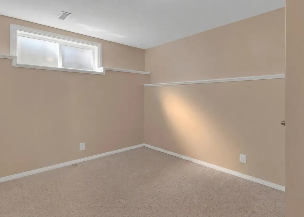 381 Silver Springs Way NW Airdrie AB T4B 2X8