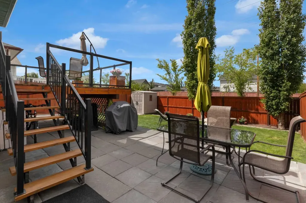 381 Silver Springs Way NW Airdrie AB T4B 2X8