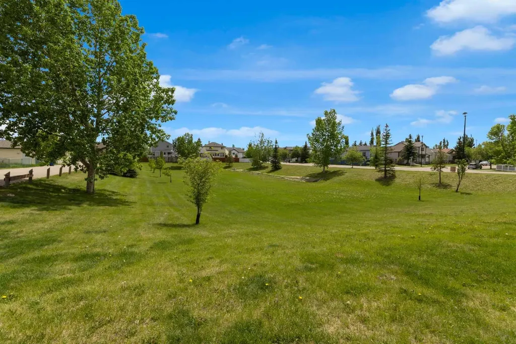 381 Silver Springs Way NW Airdrie AB T4B 2X8