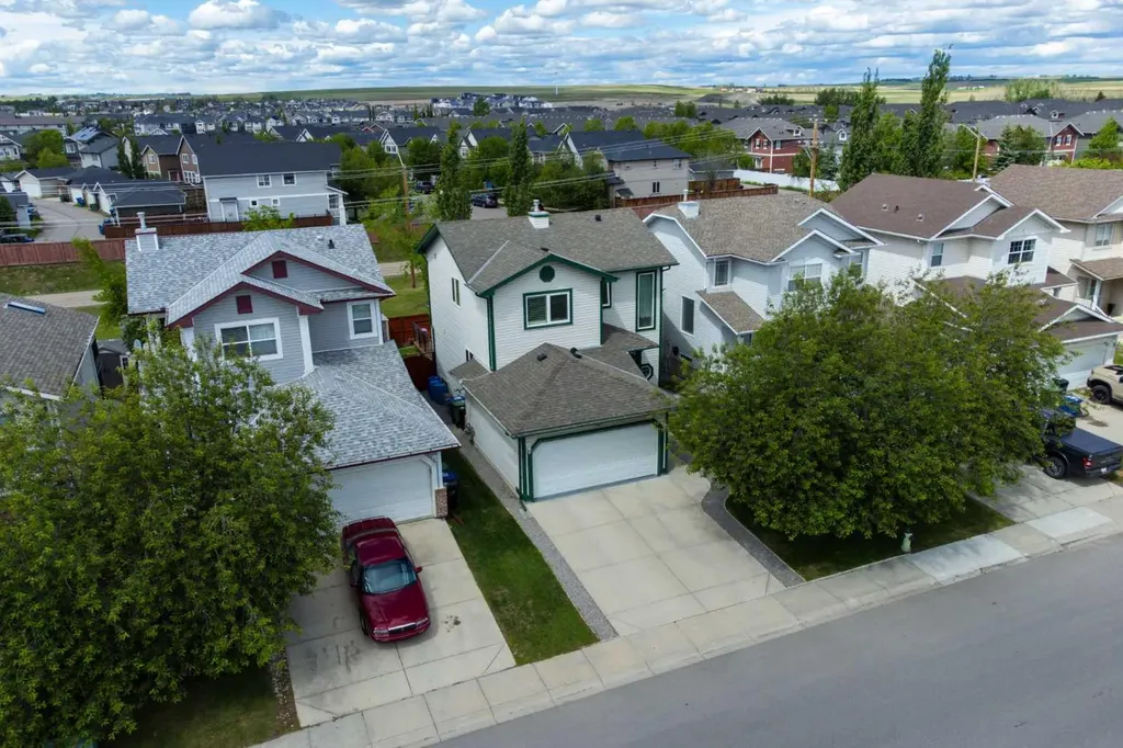 381 Silver Springs Way NW Airdrie AB T4B 2X8