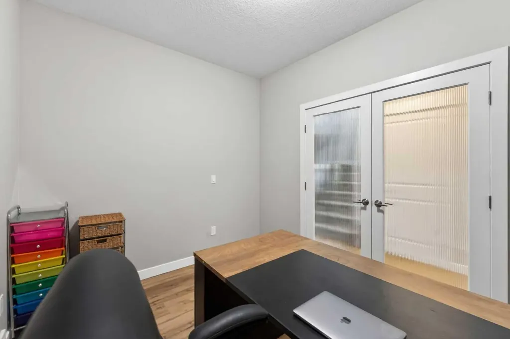 109 Kinniburgh Cove Chestermere AB T1X 0Y6