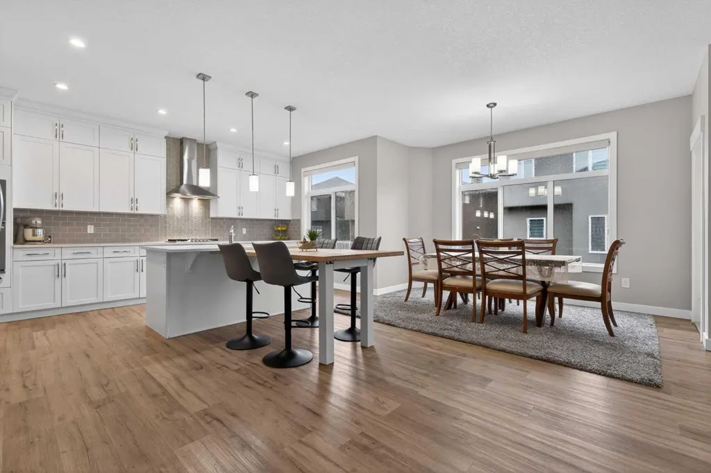 109 Kinniburgh Cove Chestermere AB T1X 0Y6