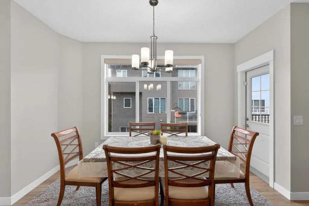 109 Kinniburgh Cove Chestermere AB T1X 0Y6