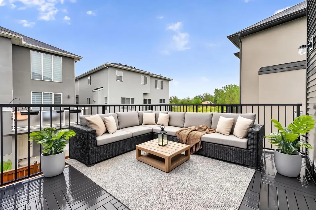 109 Kinniburgh Cove Chestermere AB T1X 0Y6