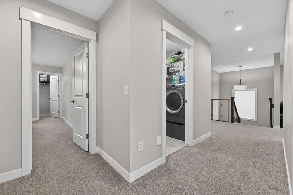 109 Kinniburgh Cove Chestermere AB T1X 0Y6