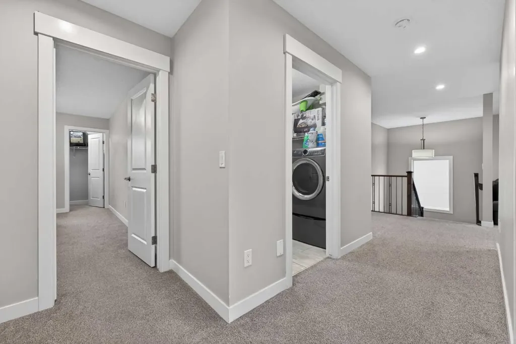 109 Kinniburgh Cove Chestermere AB T1X 0Y6