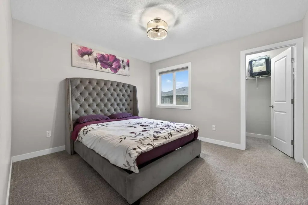 109 Kinniburgh Cove Chestermere AB T1X 0Y6