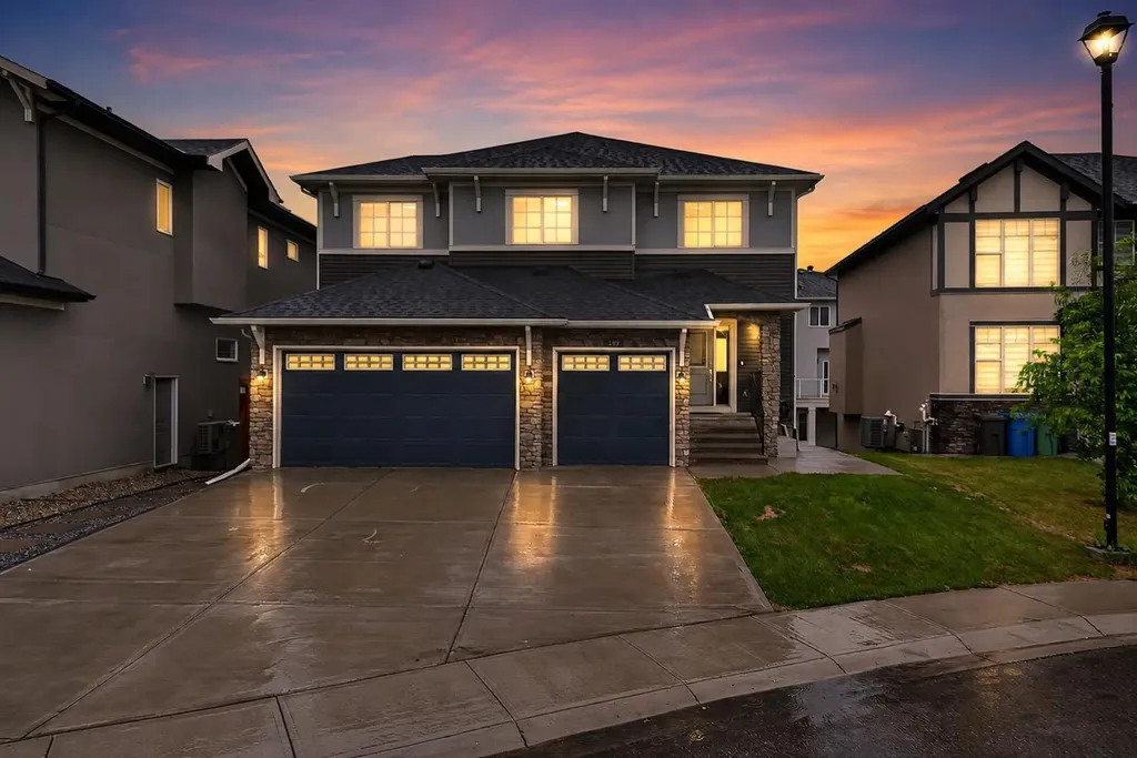 109 Kinniburgh Cove Chestermere AB T1X 0Y6