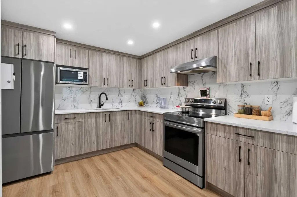 109 Kinniburgh Cove Chestermere AB T1X 0Y6
