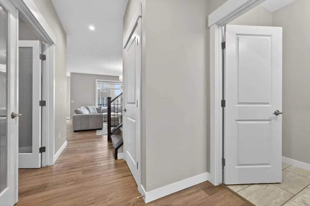109 Kinniburgh Cove Chestermere AB T1X 0Y6