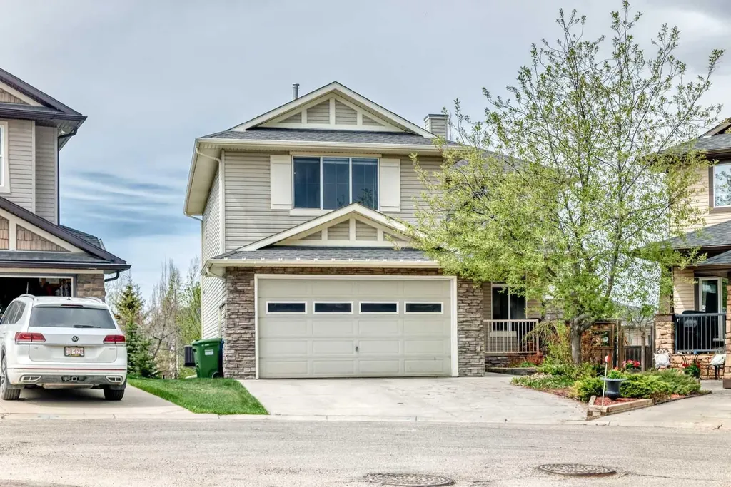 11 Cresthaven Bay SW Calgary AB T3B 5Y1