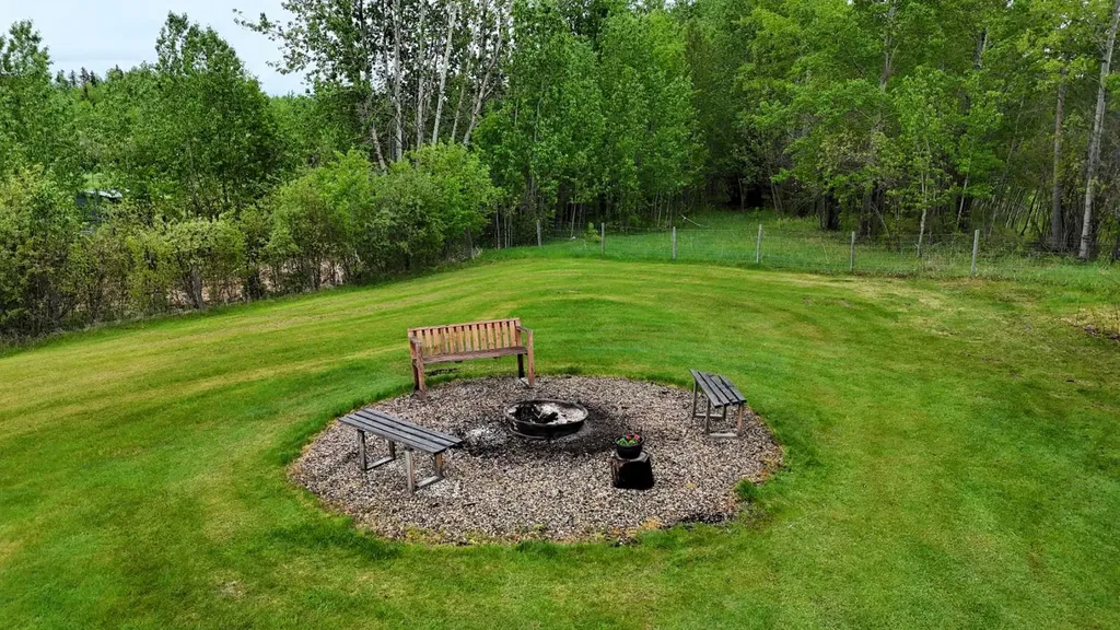17010 Township Road 542 Rural Yellowhead County AB T7E 3V4