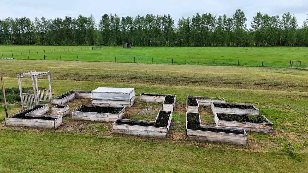 17010 Township Road 542 Rural Yellowhead County AB T7E 3V4