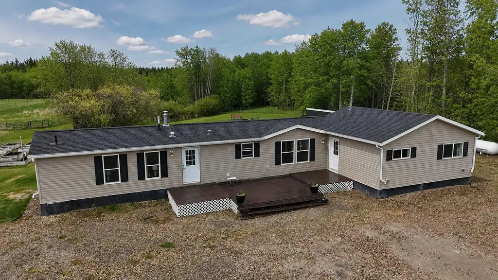 17010 Township Road 542 Rural Yellowhead County AB T7E 3V4