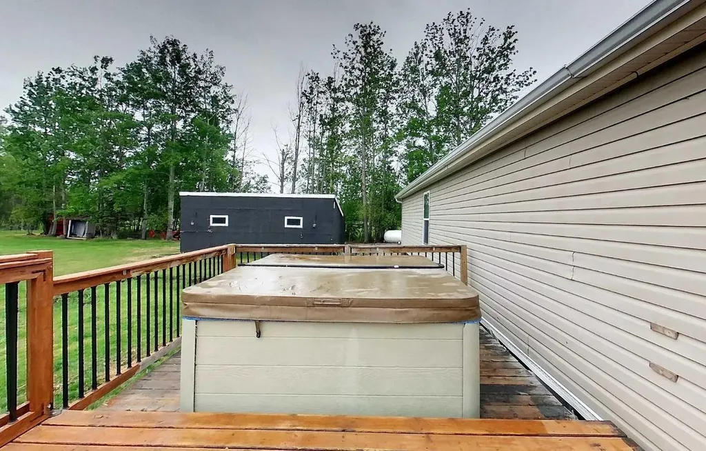 17010 Township Road 542 Rural Yellowhead County AB T7E 3V4