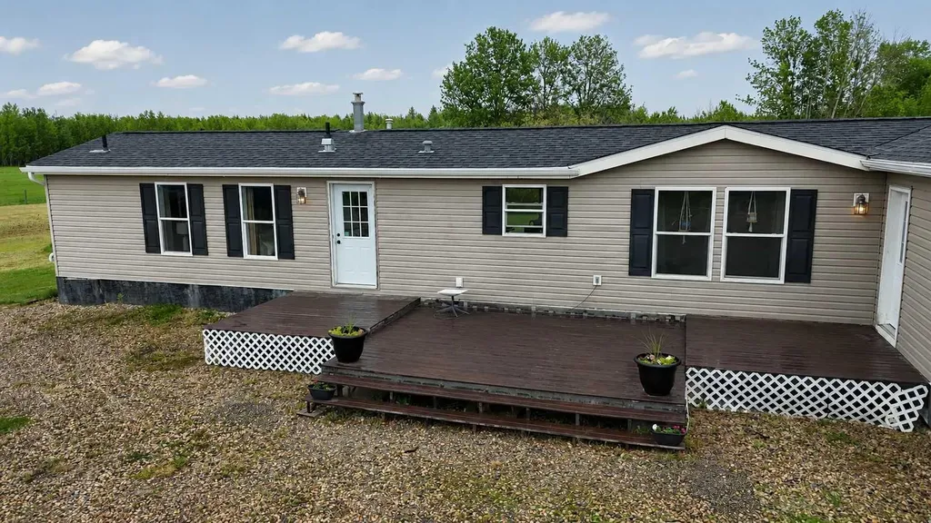 17010 Township Road 542 Rural Yellowhead County AB T7E 3V4