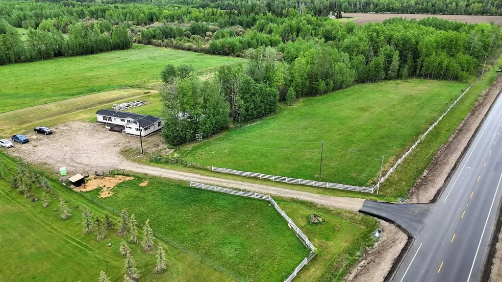 17010 Township Road 542 Rural Yellowhead County AB T7E 3V4