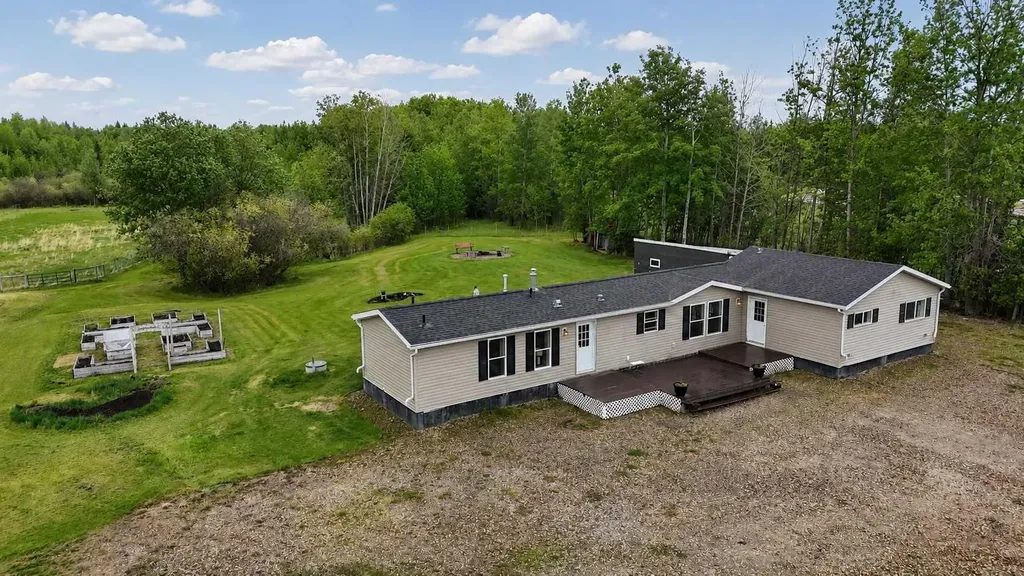 17010 Township Road 542 Rural Yellowhead County AB T7E 3V4