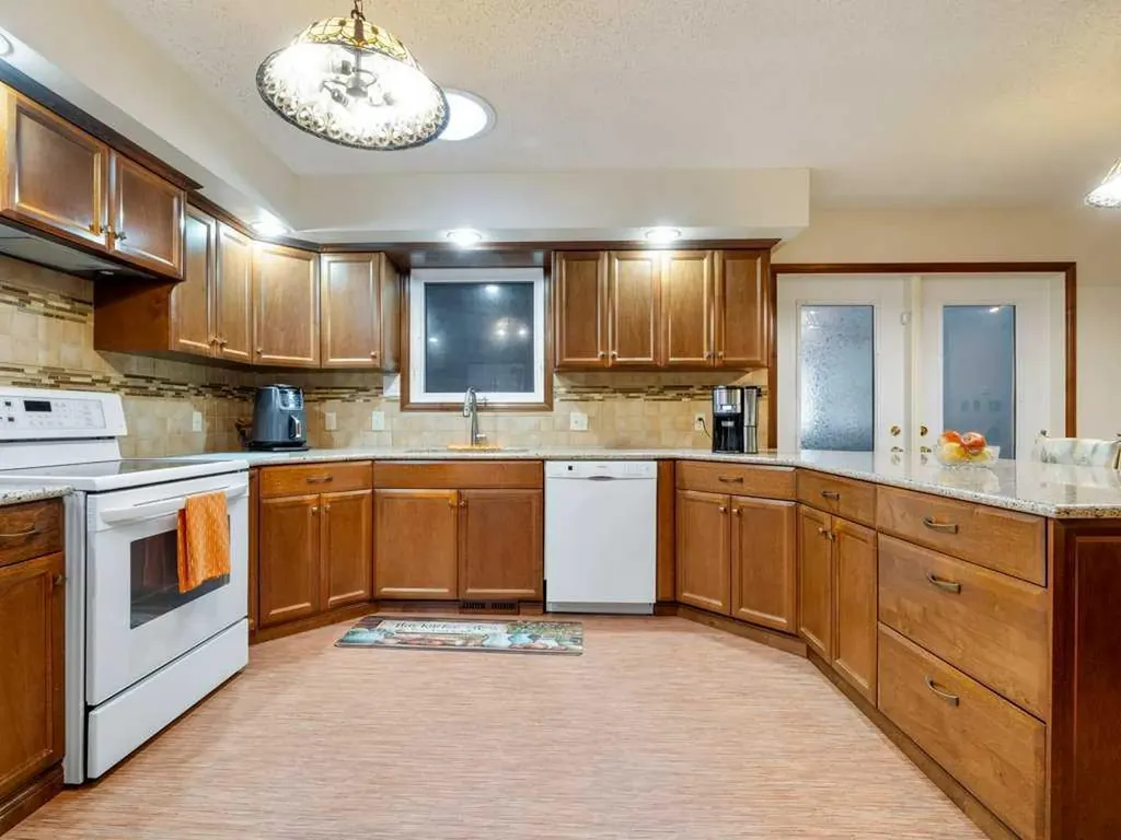 2201 21 Avenue Coaldale AB T1M 1J1