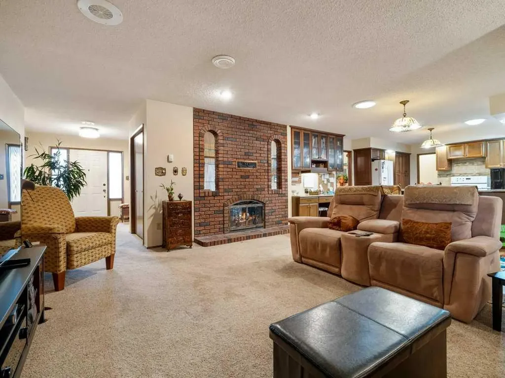 2201 21 Avenue Coaldale AB T1M 1J1