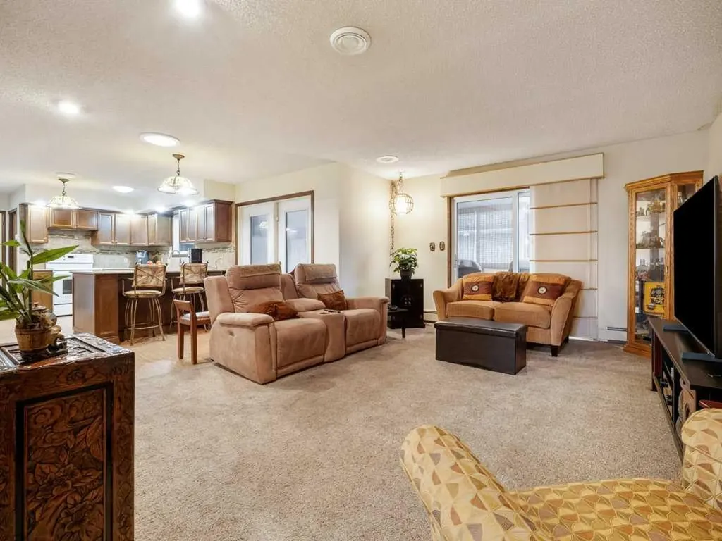 2201 21 Avenue Coaldale AB T1M 1J1