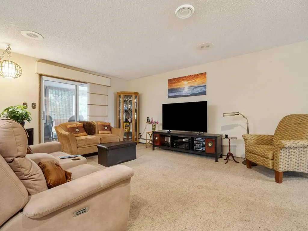 2201 21 Avenue Coaldale AB T1M 1J1