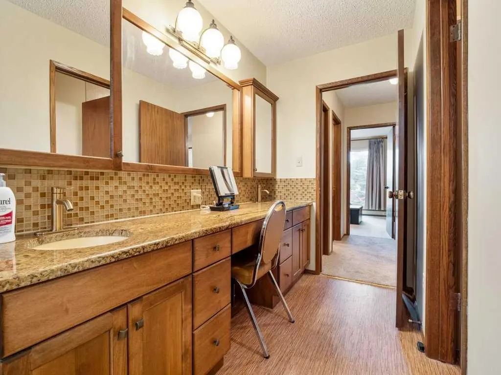 2201 21 Avenue Coaldale AB T1M 1J1
