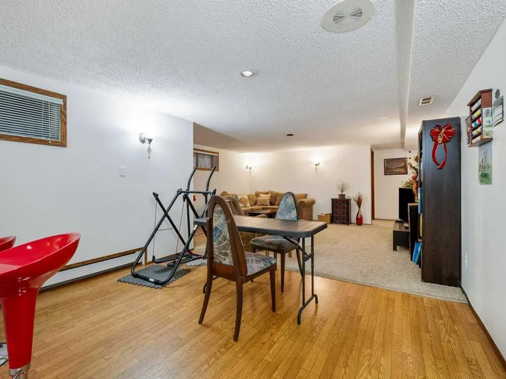 2201 21 Avenue Coaldale AB T1M 1J1