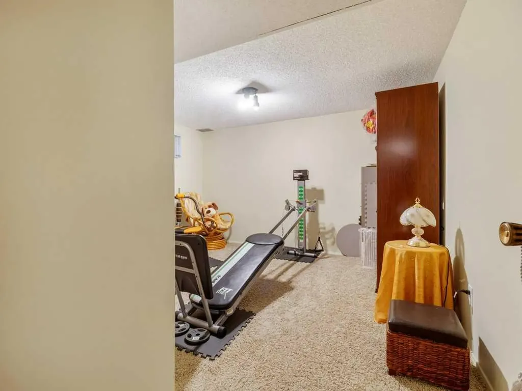 2201 21 Avenue Coaldale AB T1M 1J1