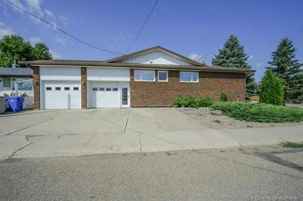 2201 21 Avenue Coaldale AB T1M 1J1