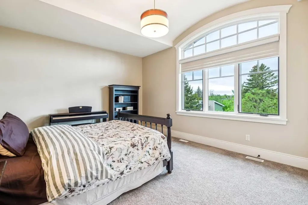 1320 17a Street NW Calgary AB T2N 2E9
