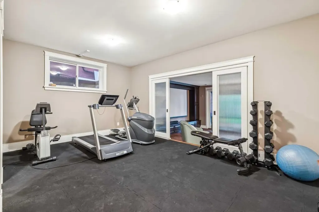 1320 17a Street NW Calgary AB T2N 2E9