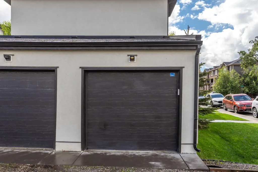2002 35 Street SW Calgary AB T3E2X5