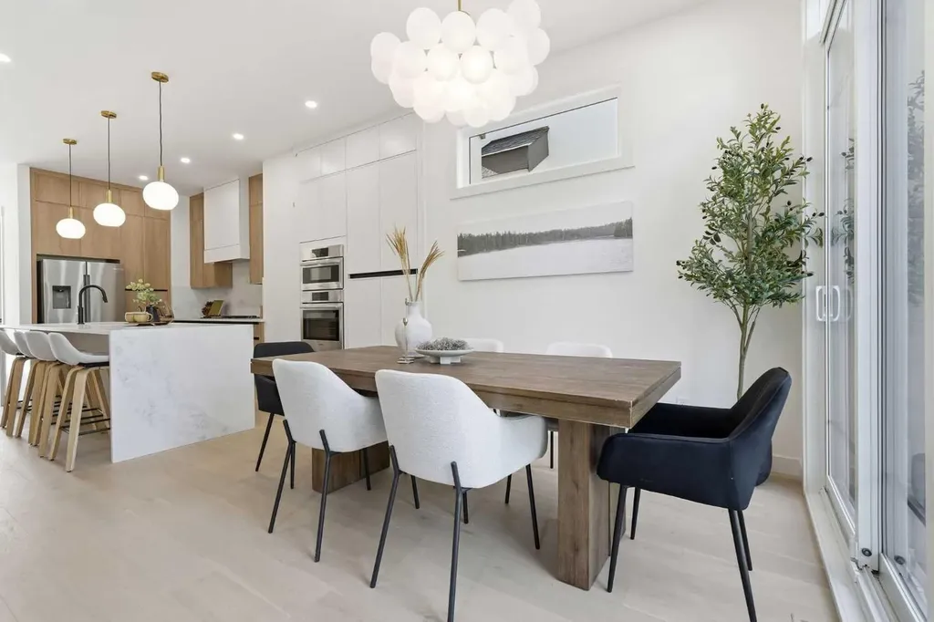 1417 44 Street SW Calgary AB T3C 2A7
