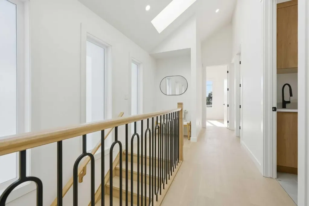 1417 44 Street SW Calgary AB T3C 2A7