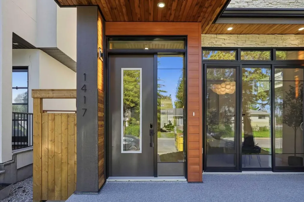 1417 44 Street SW Calgary AB T3C 2A7