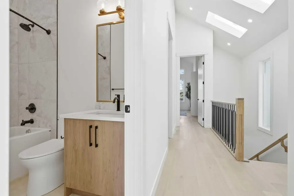 1417 44 Street SW Calgary AB T3C 2A7