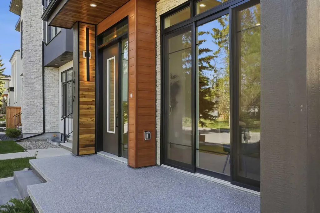1417 44 Street SW Calgary AB T3C 2A7