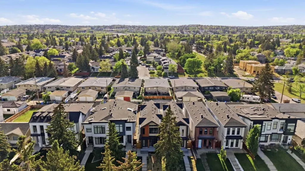 1417 44 Street SW Calgary AB T3C 2A7
